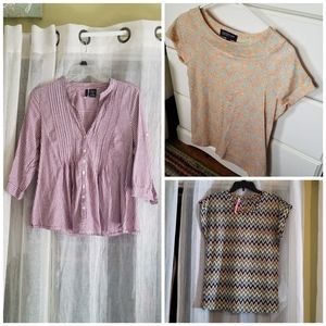 Lot of 3 sz Medium tops in great condition